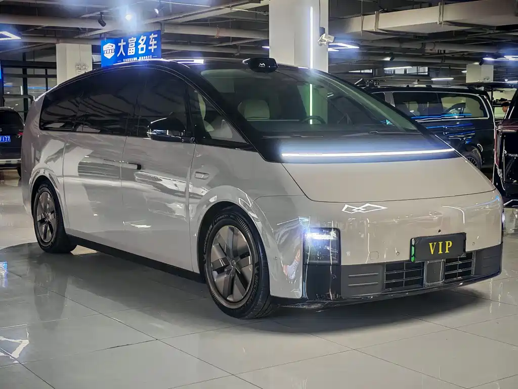 Li Auto Li MEGA — миниатюра 3