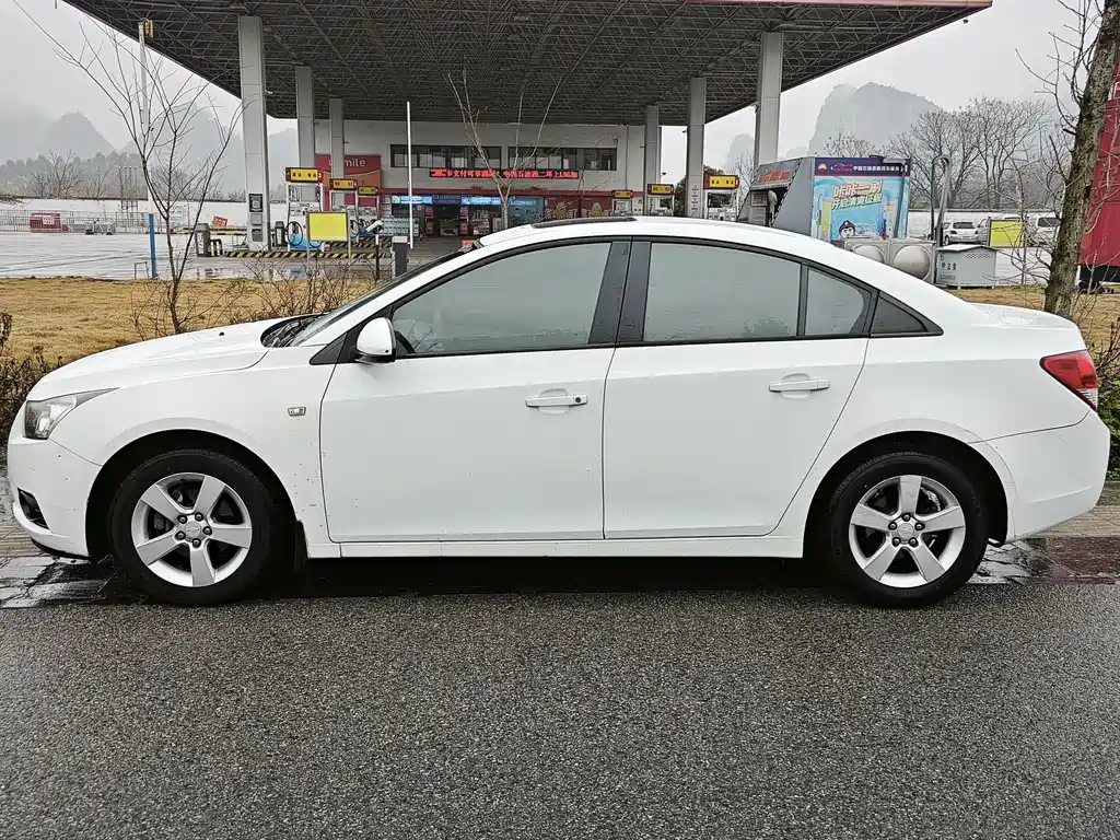 Chevrolet Cruze 2012 1.6L SE MT