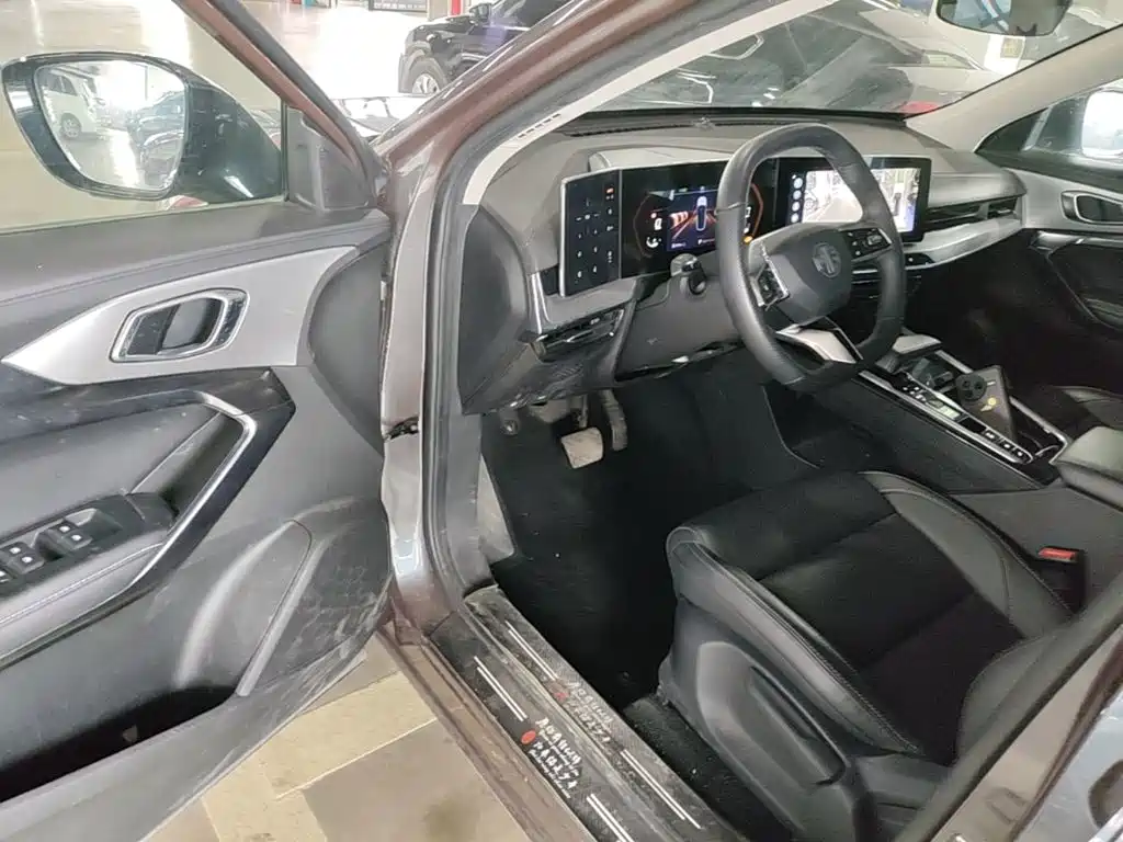 MG MG ONE — миниатюра 16