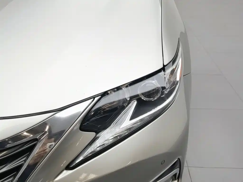 Lexus ES — миниатюра 7