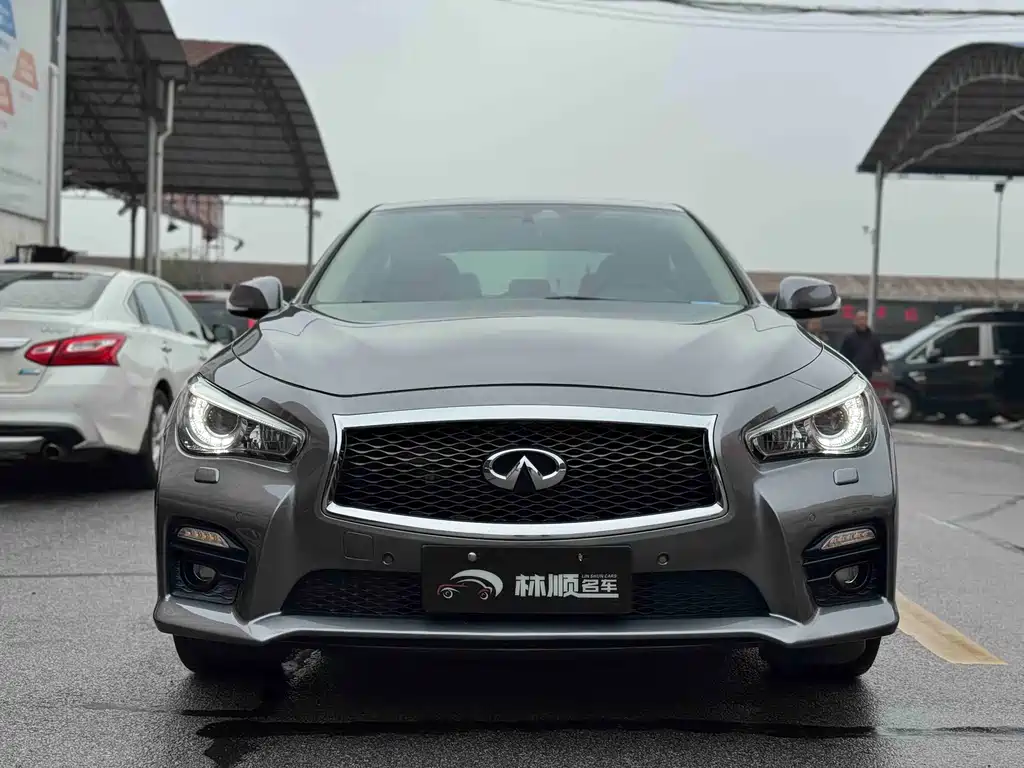INFINITI Q50L