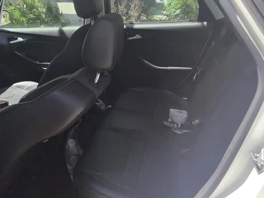 Ford Focus — миниатюра 11