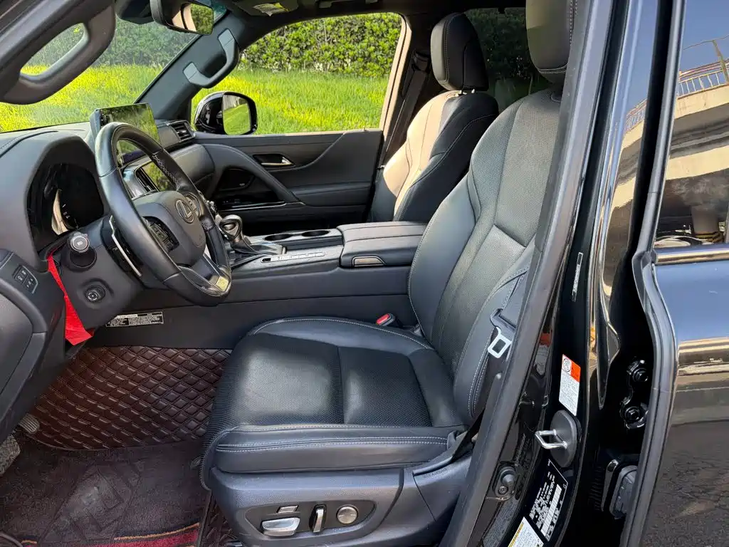 Lexus LX — миниатюра 8