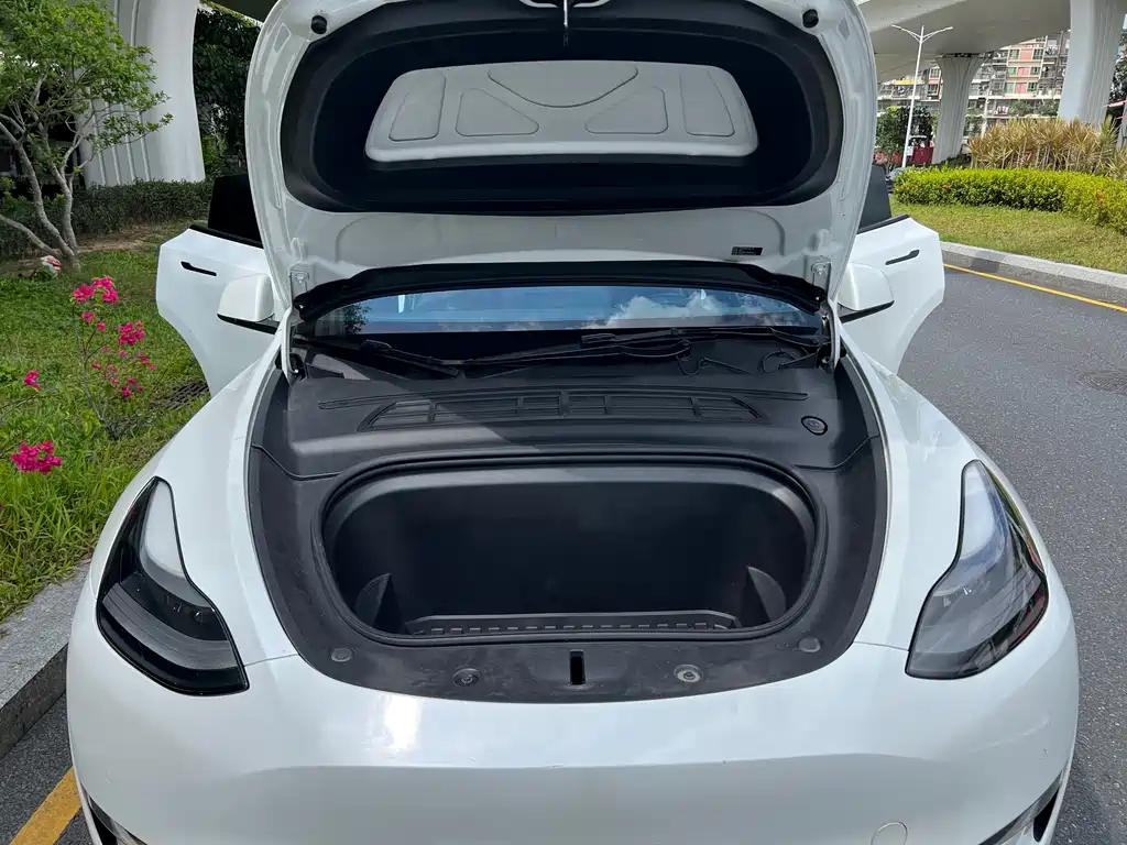 Tesla Model Y — фотографии объявления, Фото 15