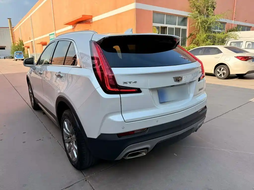 Cadillac XT4 — миниатюра 5