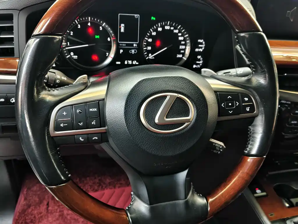 LEXUS LX