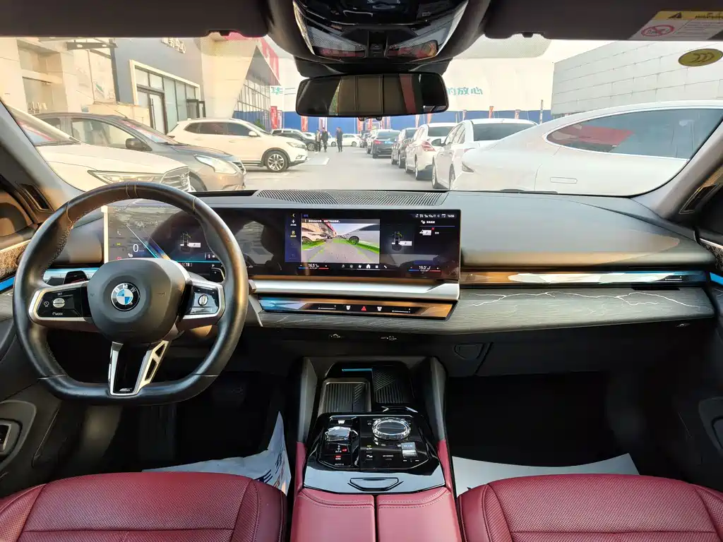 BMW 5 Series — миниатюра 10