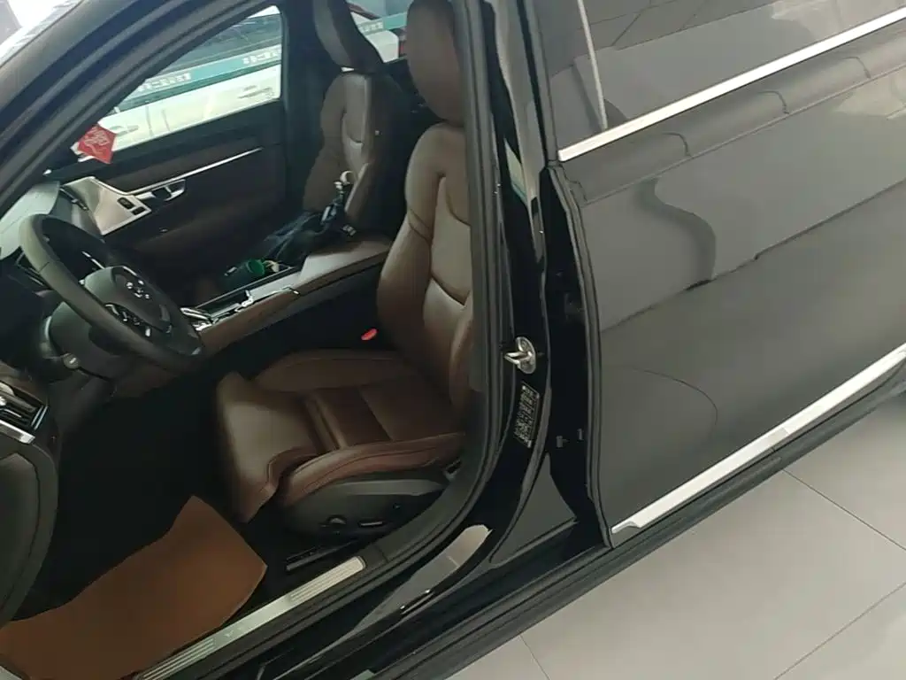 Volvo S90 — миниатюра 15
