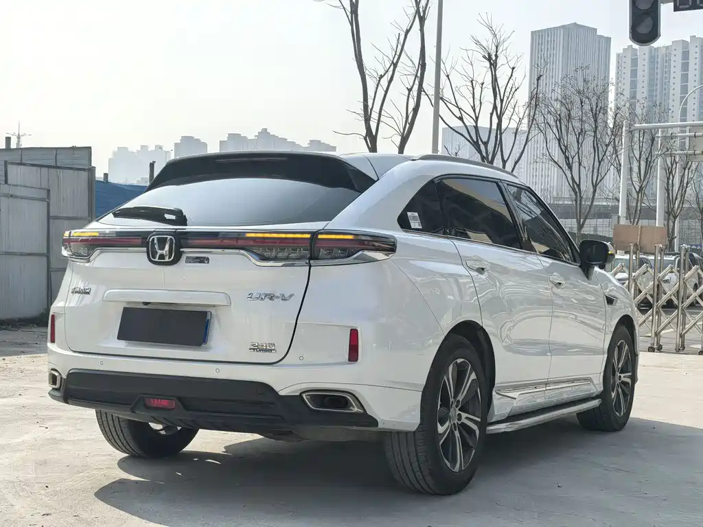HONDA UR V