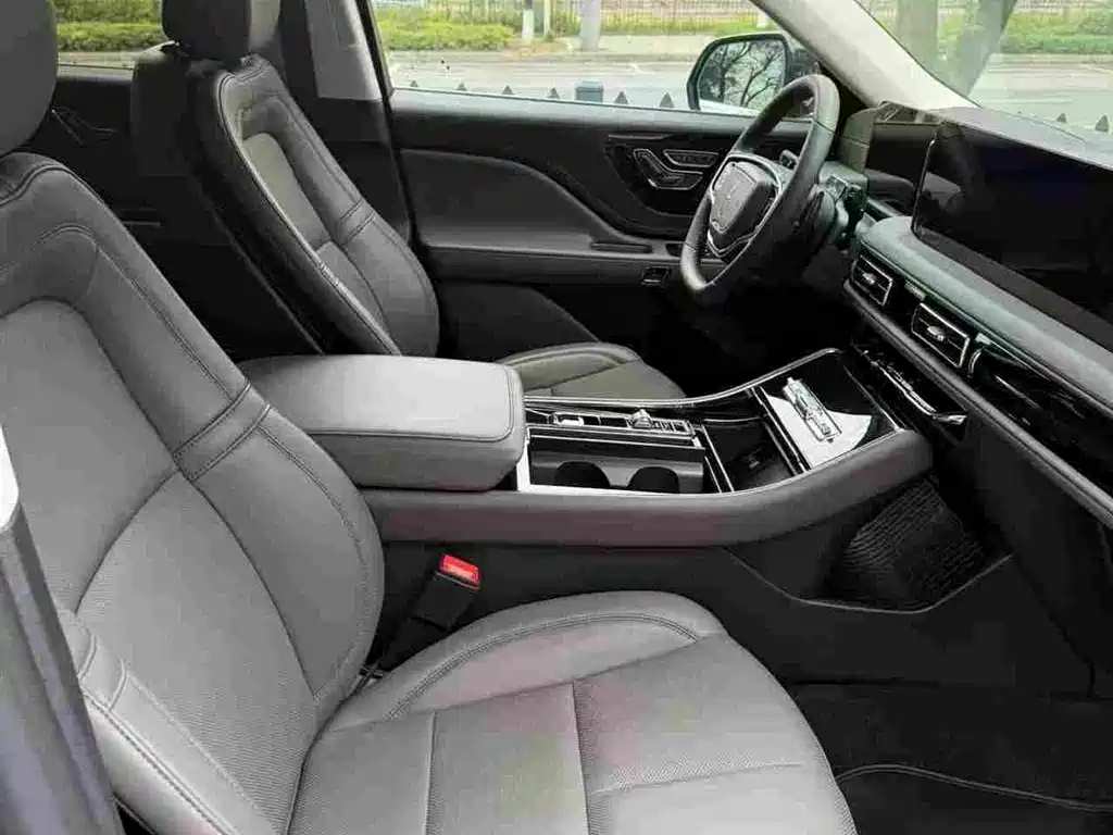 Lincoln Aviator — миниатюра 5