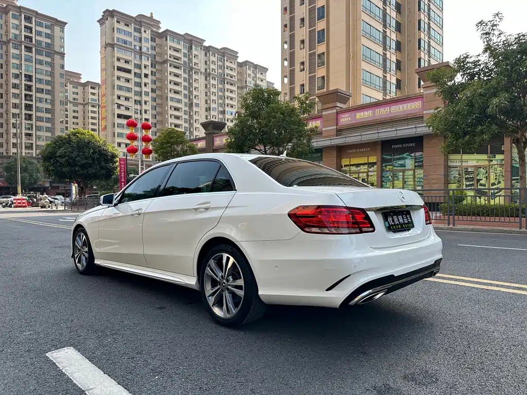 Mercedes-Benz E-Class — миниатюра 6