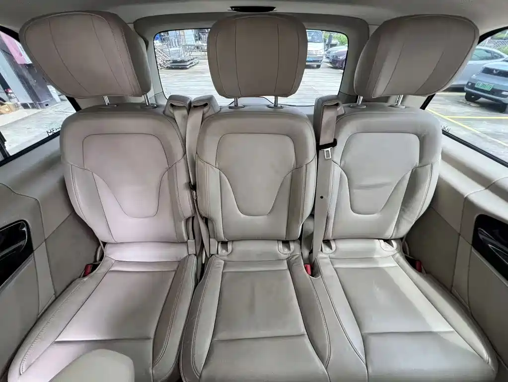 Mercedes-Benz V-Class — миниатюра 8