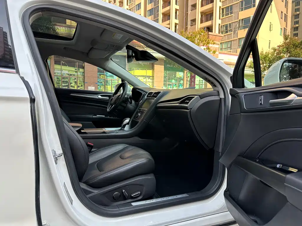 Ford Mondeo — миниатюра 13