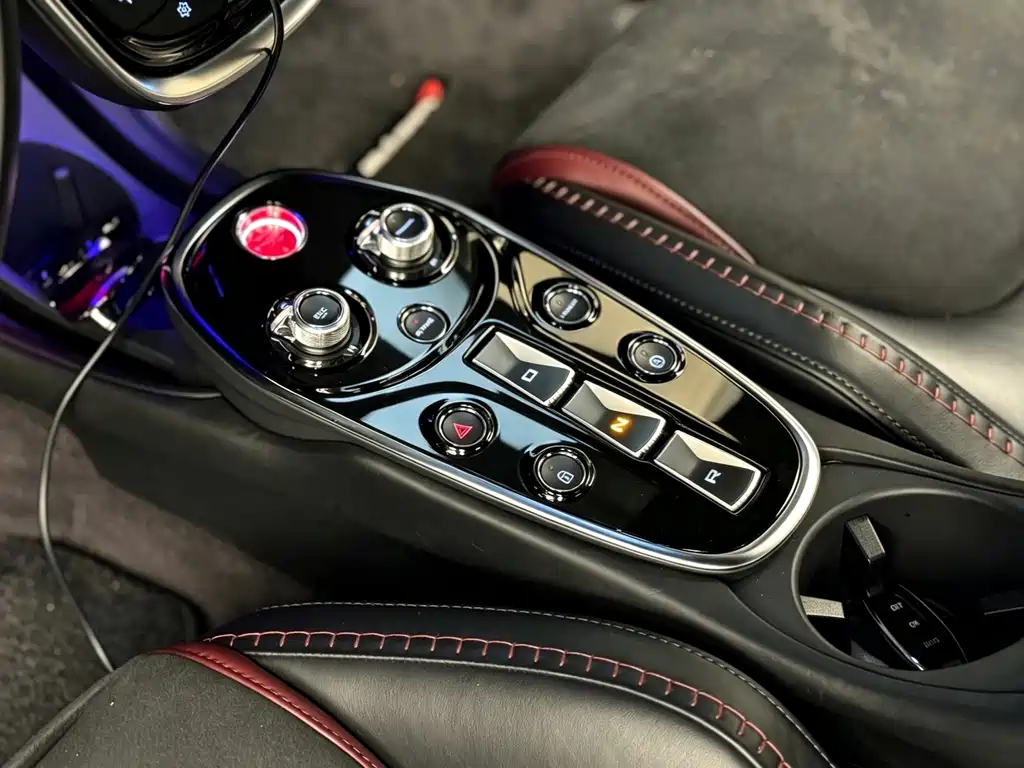 McLaren GT — миниатюра 8