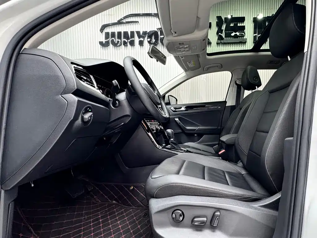 Volkswagen T-Roc — миниатюра 9