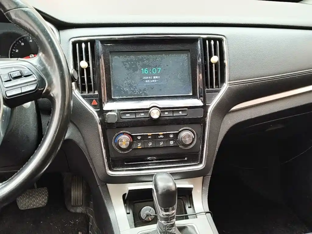 Roewe RX5 — миниатюра 13