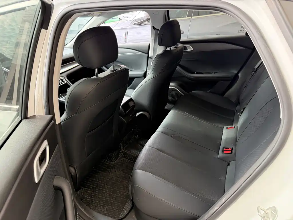 Geely Emgrand — миниатюра 9