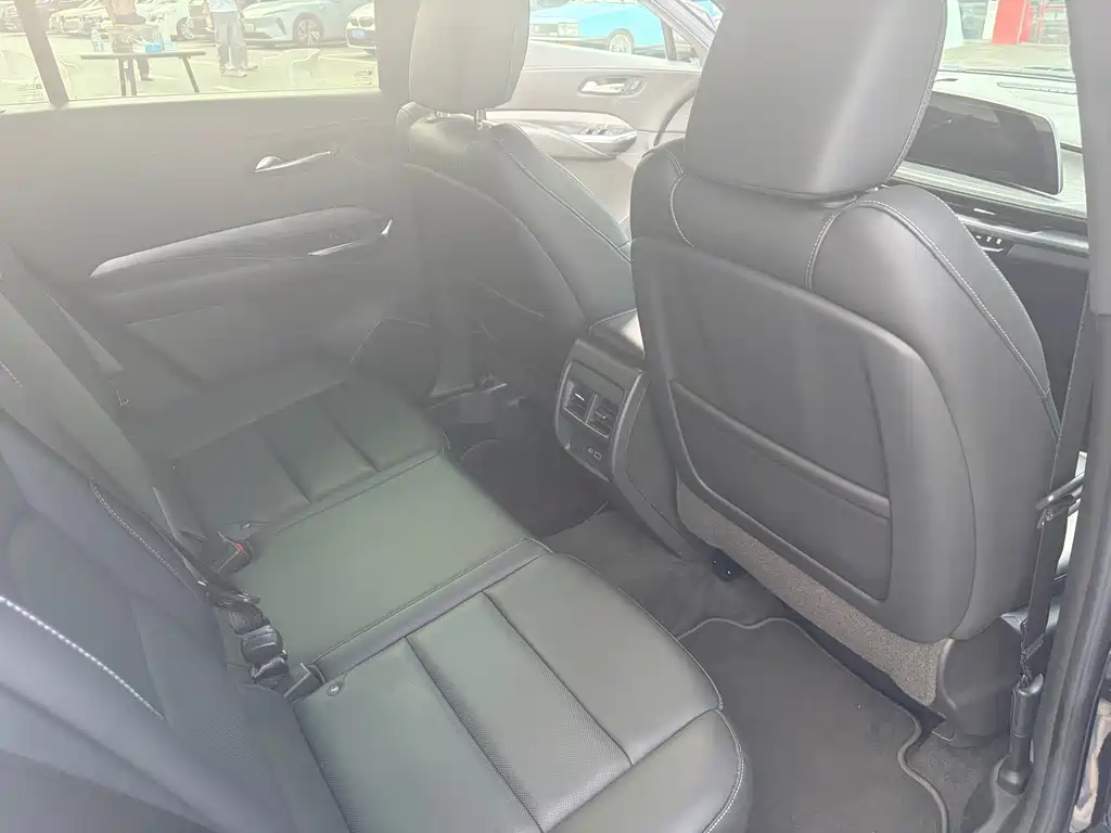Cadillac XT4 — миниатюра 14