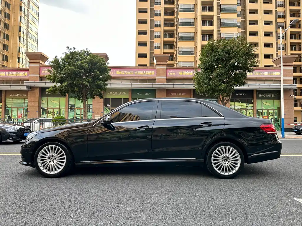 Mercedes-Benz E-Class — миниатюра 5