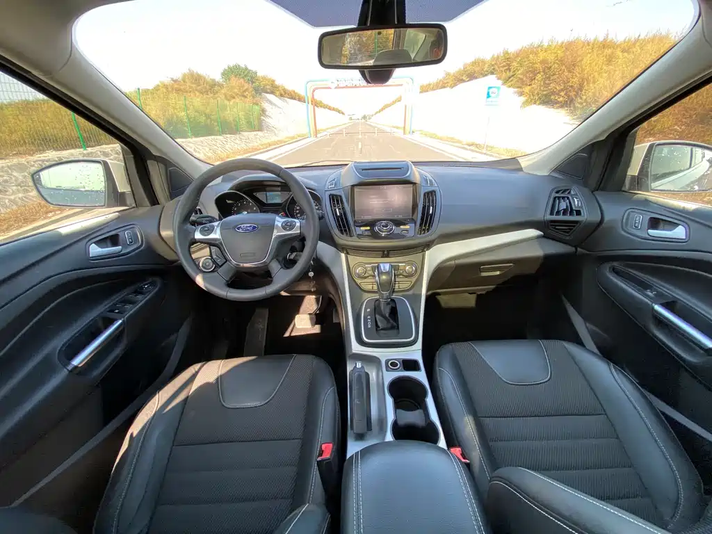 Ford Kuga — миниатюра 9