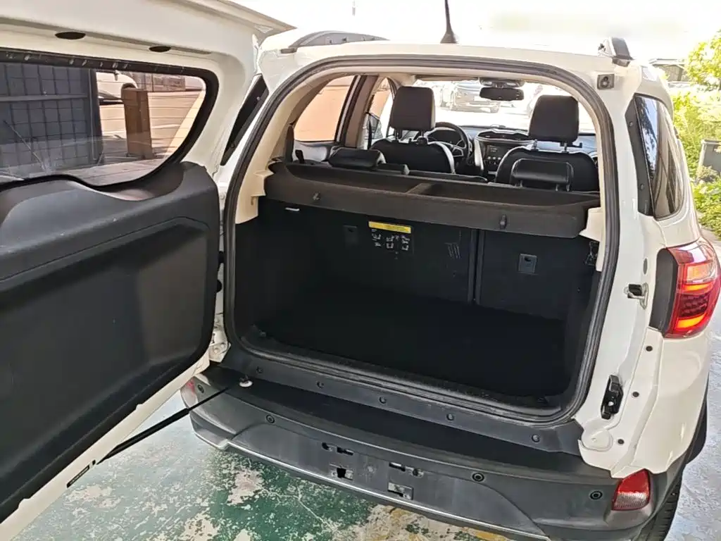 BYD Yuan EV — миниатюра 19