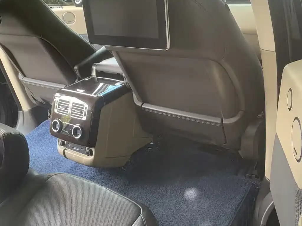 Land Rover Range Rover — миниатюра 7