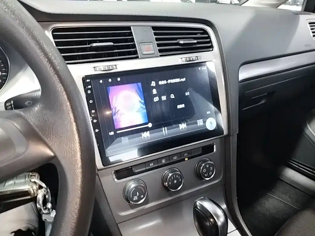 Volkswagen Golf — миниатюра 13