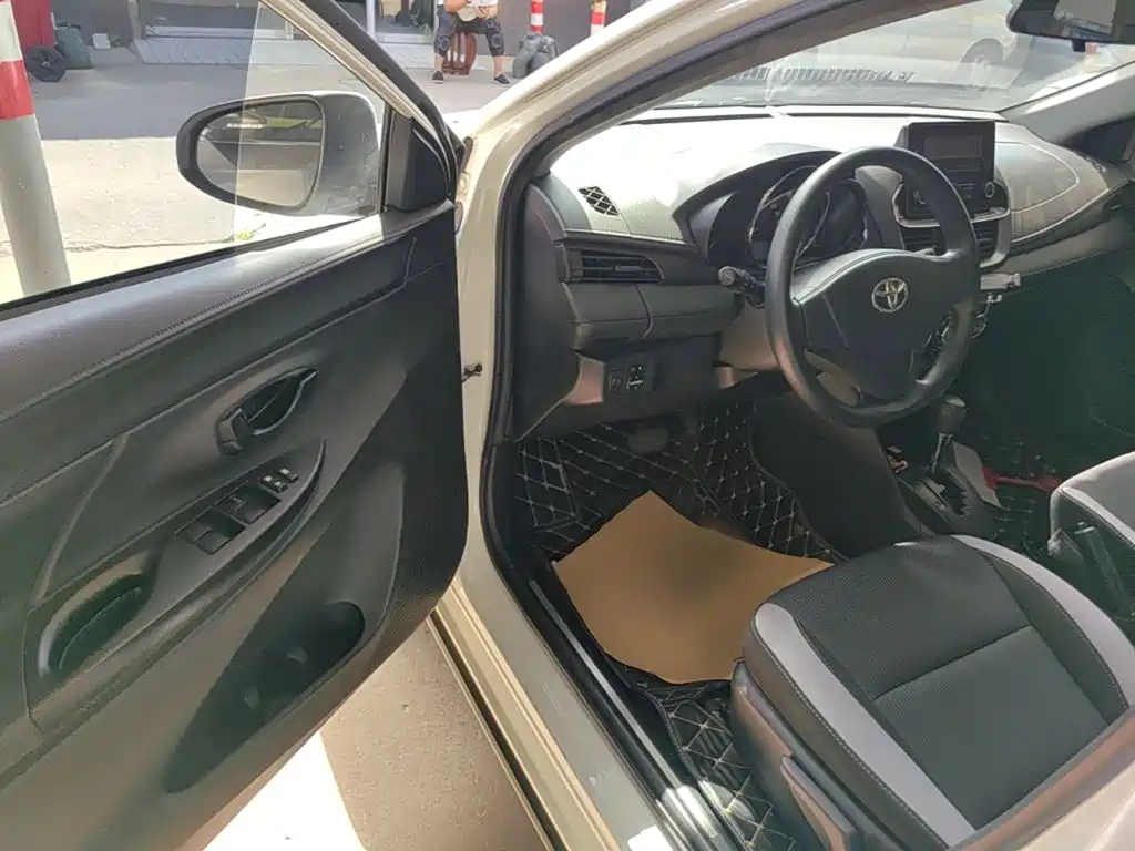 Toyota Yaris L — миниатюра 16