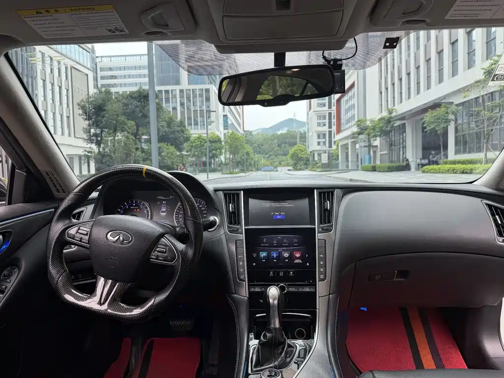 Infiniti Q50L 2015 2.0T Enjoy