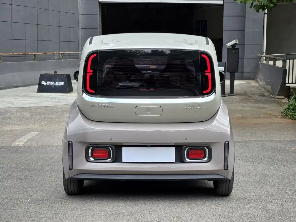 Baojun KiWi EV — миниатюра 7