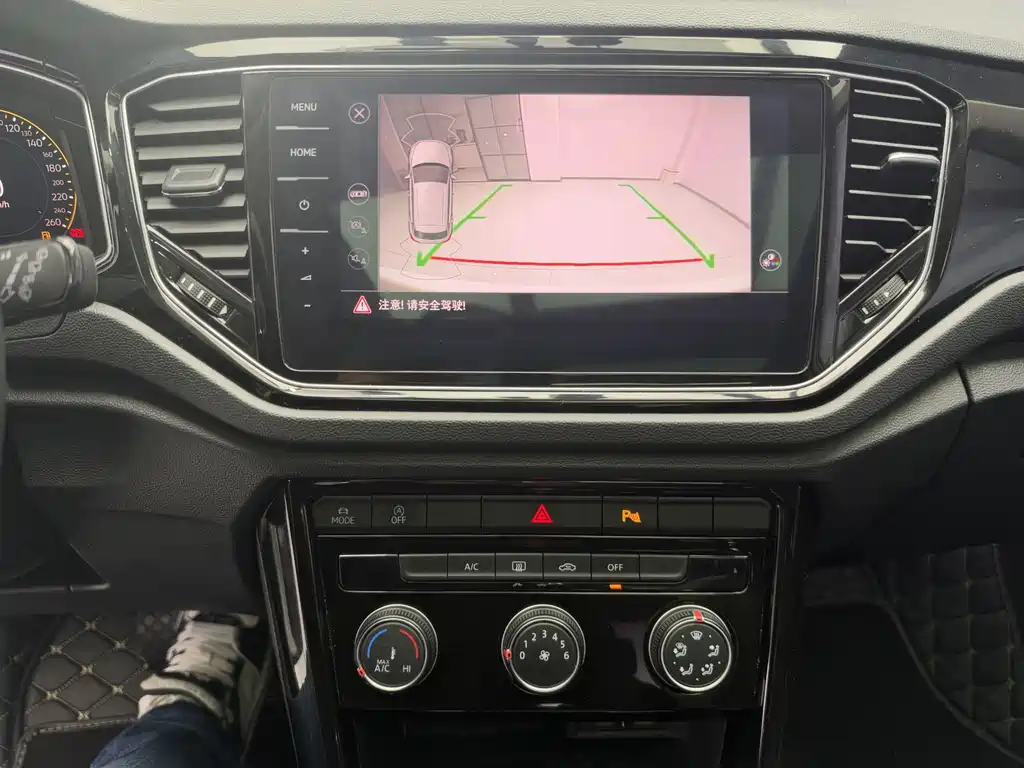 Volkswagen T-Roc — миниатюра 13