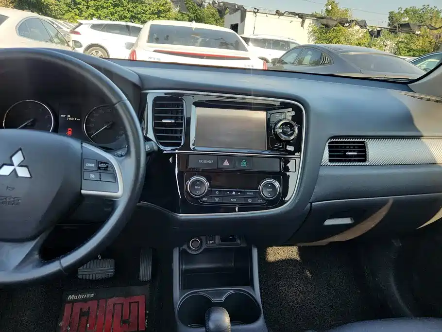 Mitsubishi Outlander (Import) — миниатюра 13