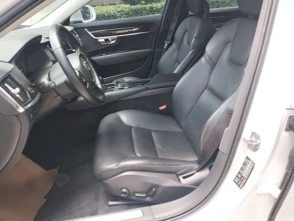 Volvo S90 — миниатюра 15
