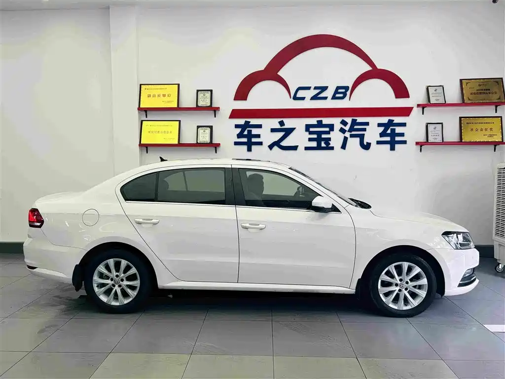 Volkswagen Lavida 2015 1.6L AT Comfort