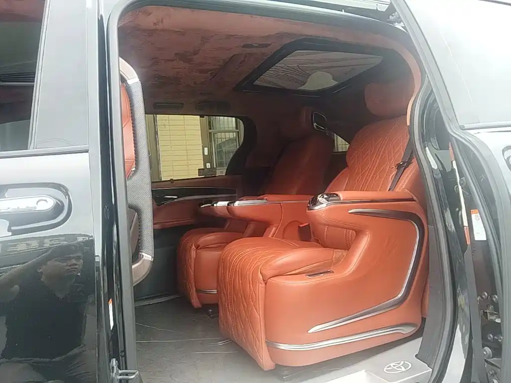 Toyota Granvia — миниатюра 17