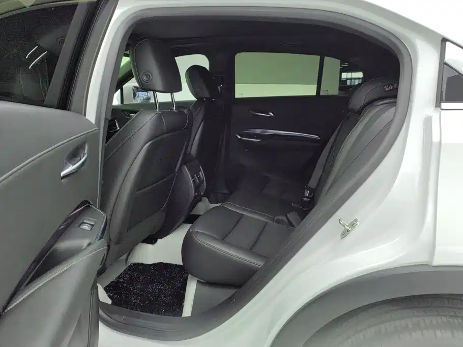 Cadillac XT4 — миниатюра 11