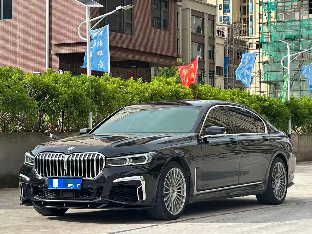 BMW 7 Series — миниатюра 5