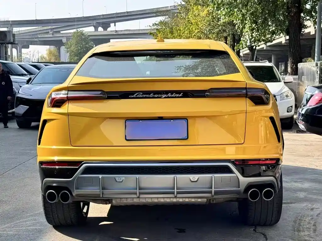 Lamborghini Urus — миниатюра 3