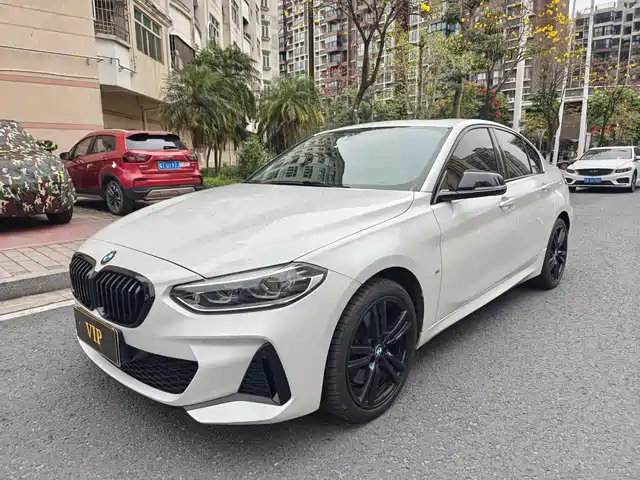BMW 1 SERIES