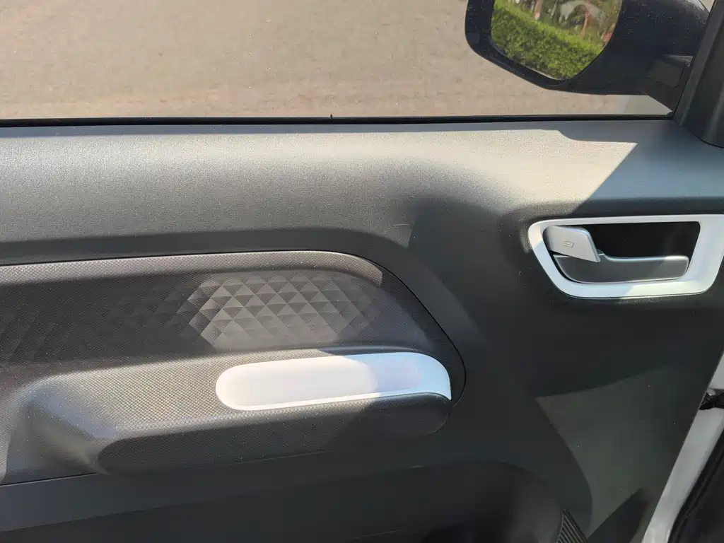 Wuling MINIEV — миниатюра 10