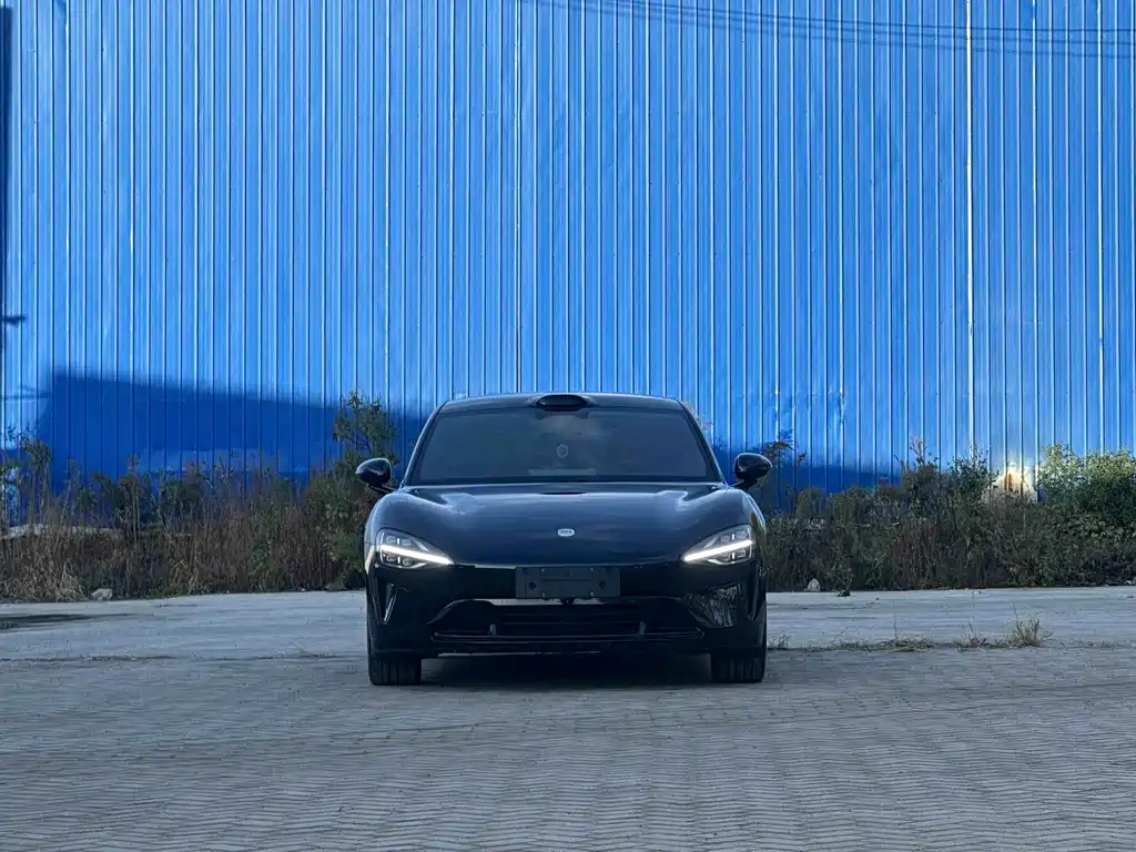 Xiaomi SU7 — миниатюра 2