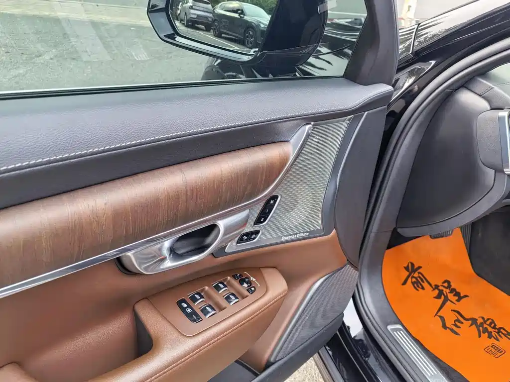 Volvo S90 — миниатюра 8