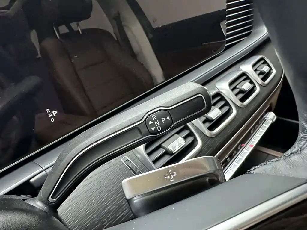 Mercedes-Benz GLE (Import) — миниатюра 18