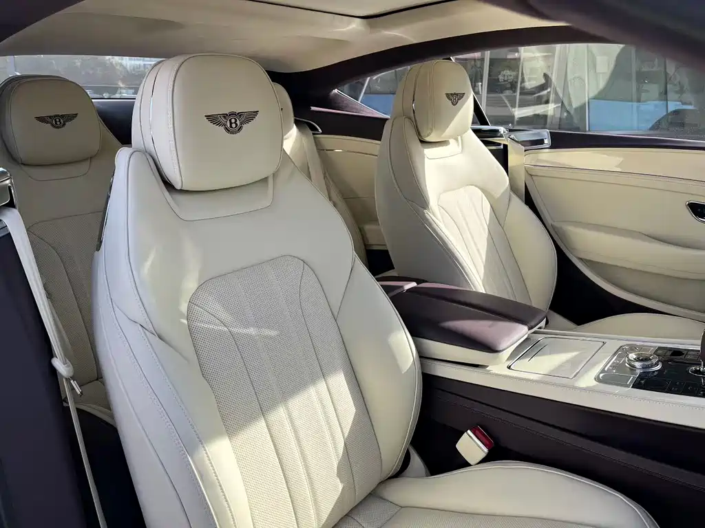Bentley Continental PHEV 2026 GT