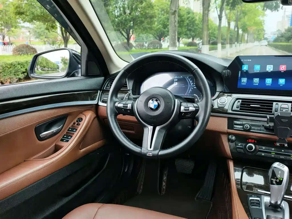 BMW 5 Series — миниатюра 9