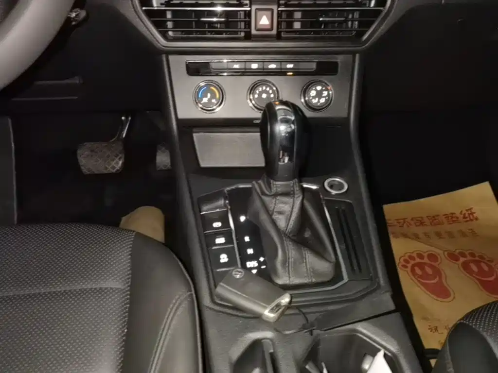 Volkswagen Lavida — миниатюра 14