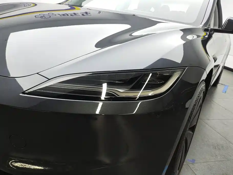 Tesla Model 3 — миниатюра 5