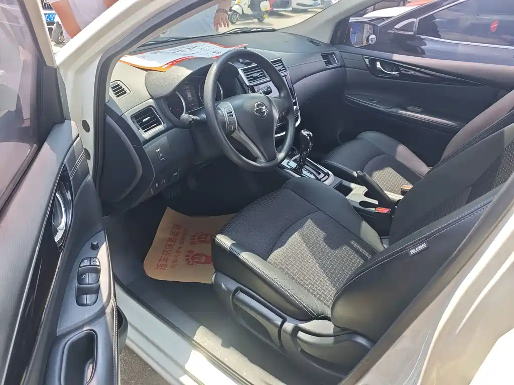 Nissan Tiida — миниатюра 4