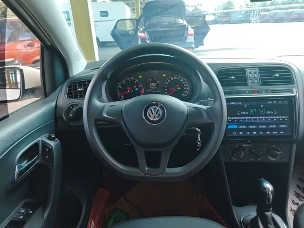 Volkswagen Polo — миниатюра 11