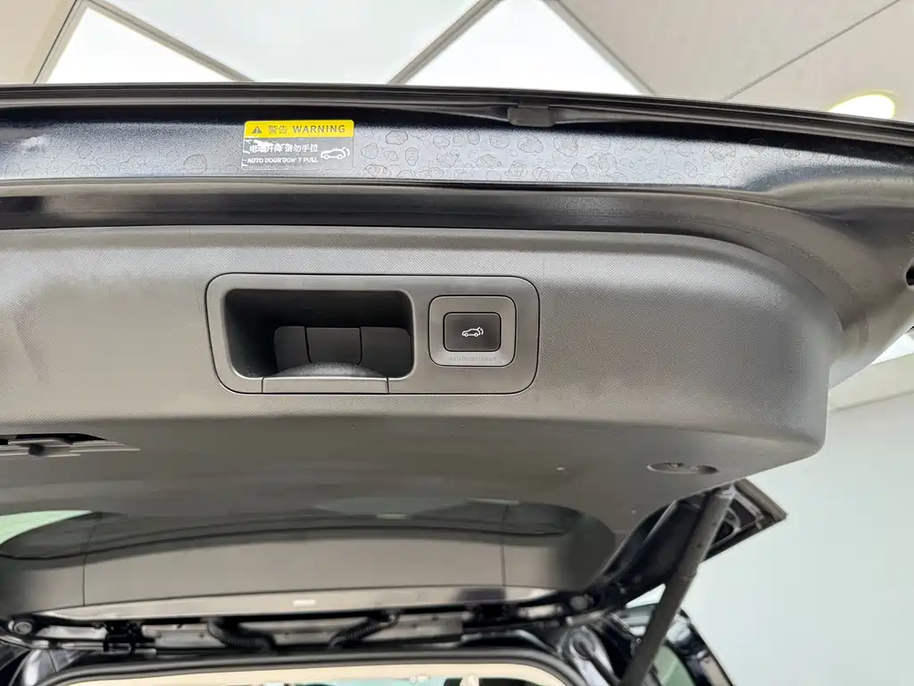 GAC Motor Trumpchi E8 PHEV — миниатюра 22